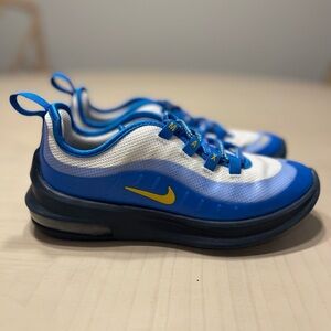 Nike Athletic Shoes in Youth Size 2.5